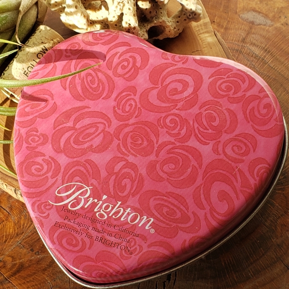 EUC Brighton Heart Bracelet & Earring Set with Tin - Picture 13 of 16